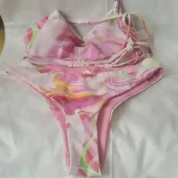 ☆☆☆Bikini swirl paint pattern - Picture 2 of 16